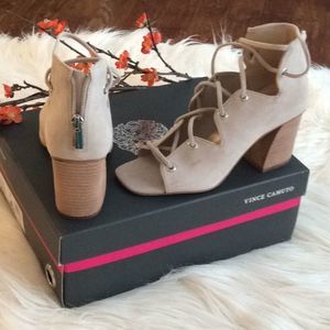 💞VINCE CAMUTO 💞tipsy taupe true suede shoes